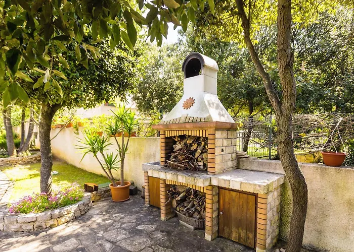Apartman Family Friendly Seaside Apartments Kozino, Zadar - 6184