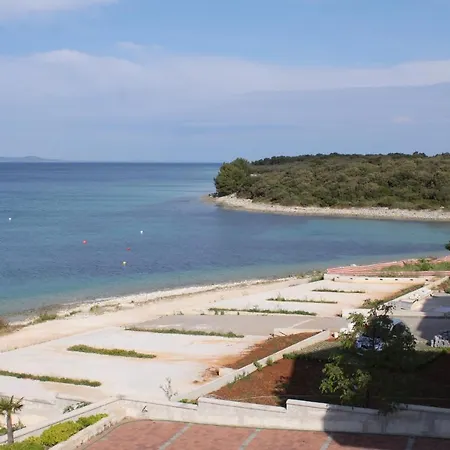 Family Friendly Seaside Kozino, Zadar - 6184 ペトルチャネ